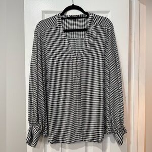 Beautiful houndstooth blouse